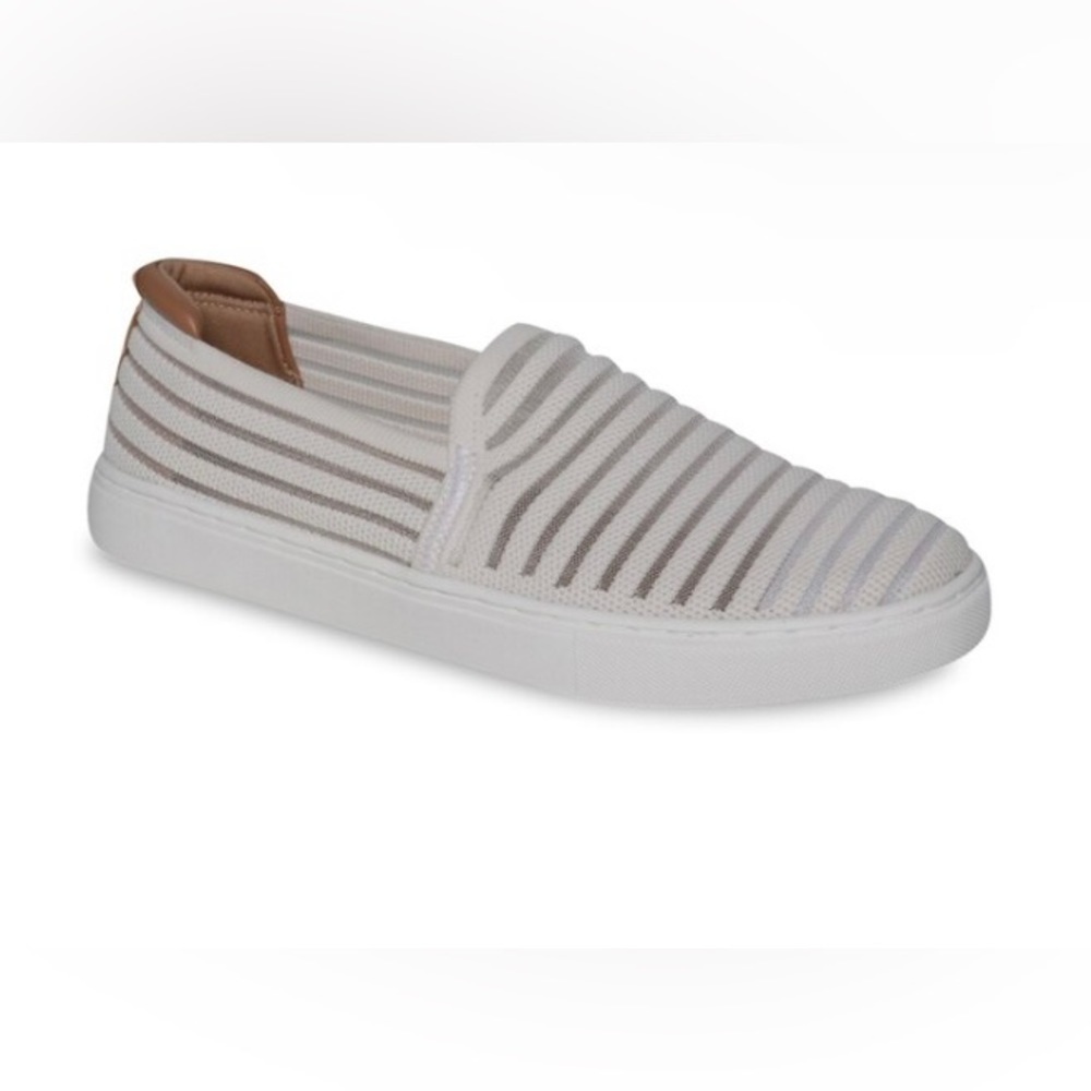 NEW Kelly & Katie “Efrim” Slip-on Comfort Sneakers. Women’s Size 9.5M
